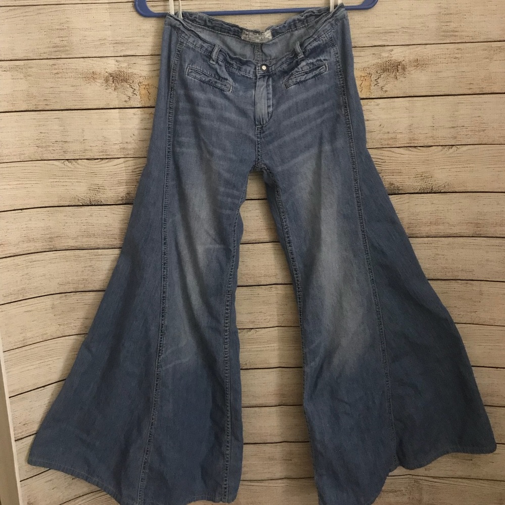 FREE PEOPLE Bell Bottom Flare Jeans